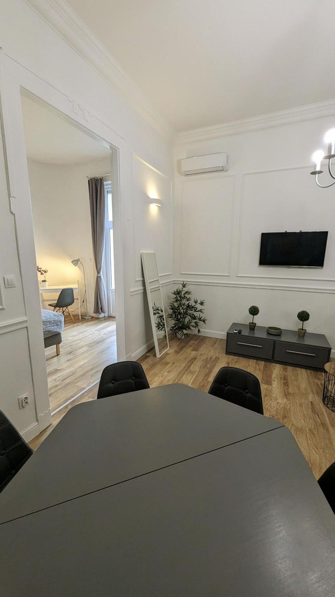3 Room Apartment In The Beautiful Street Budapeşte Dış mekan fotoğraf