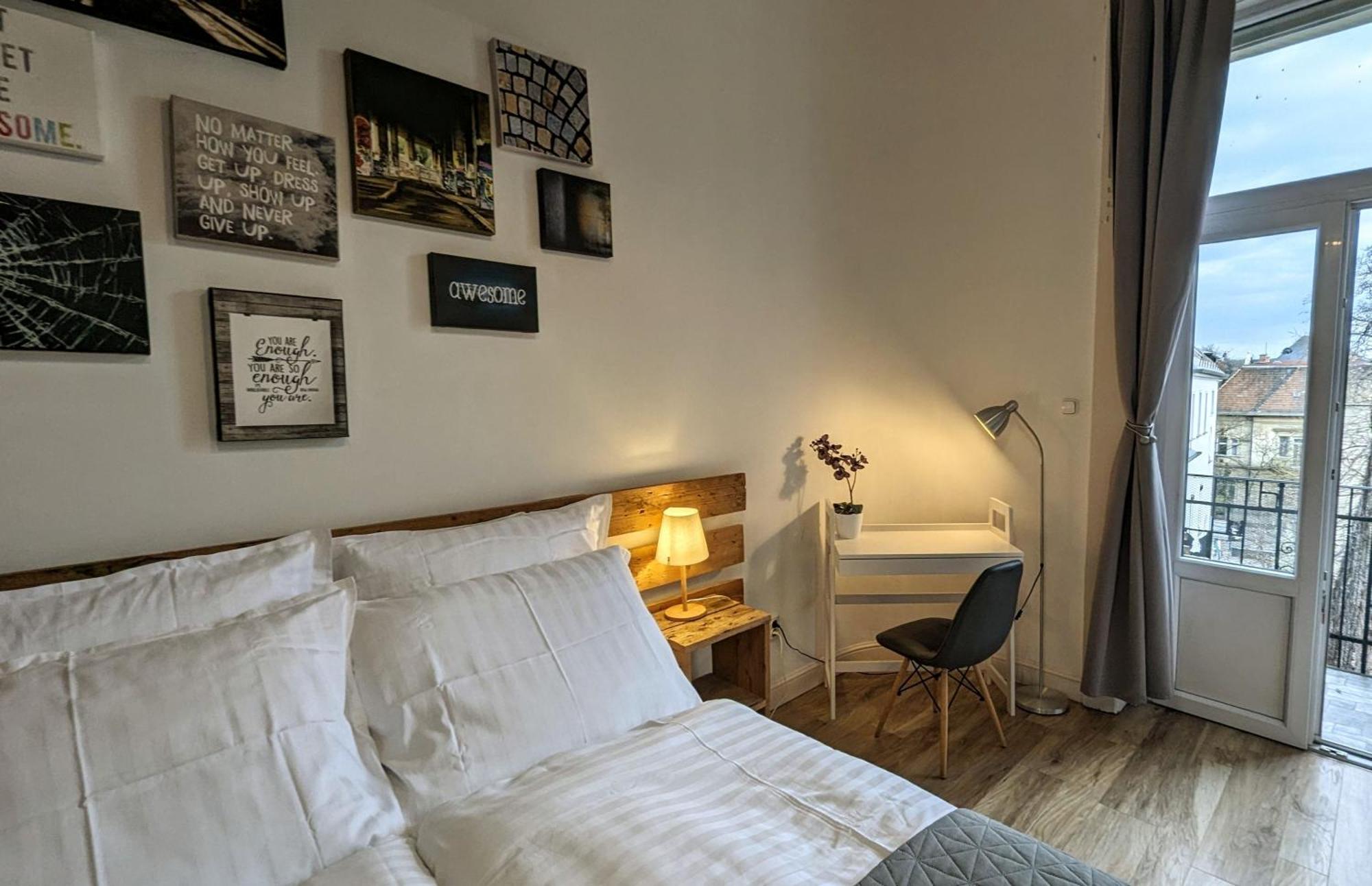 3 Room Apartment In The Beautiful Street Budapeşte Dış mekan fotoğraf