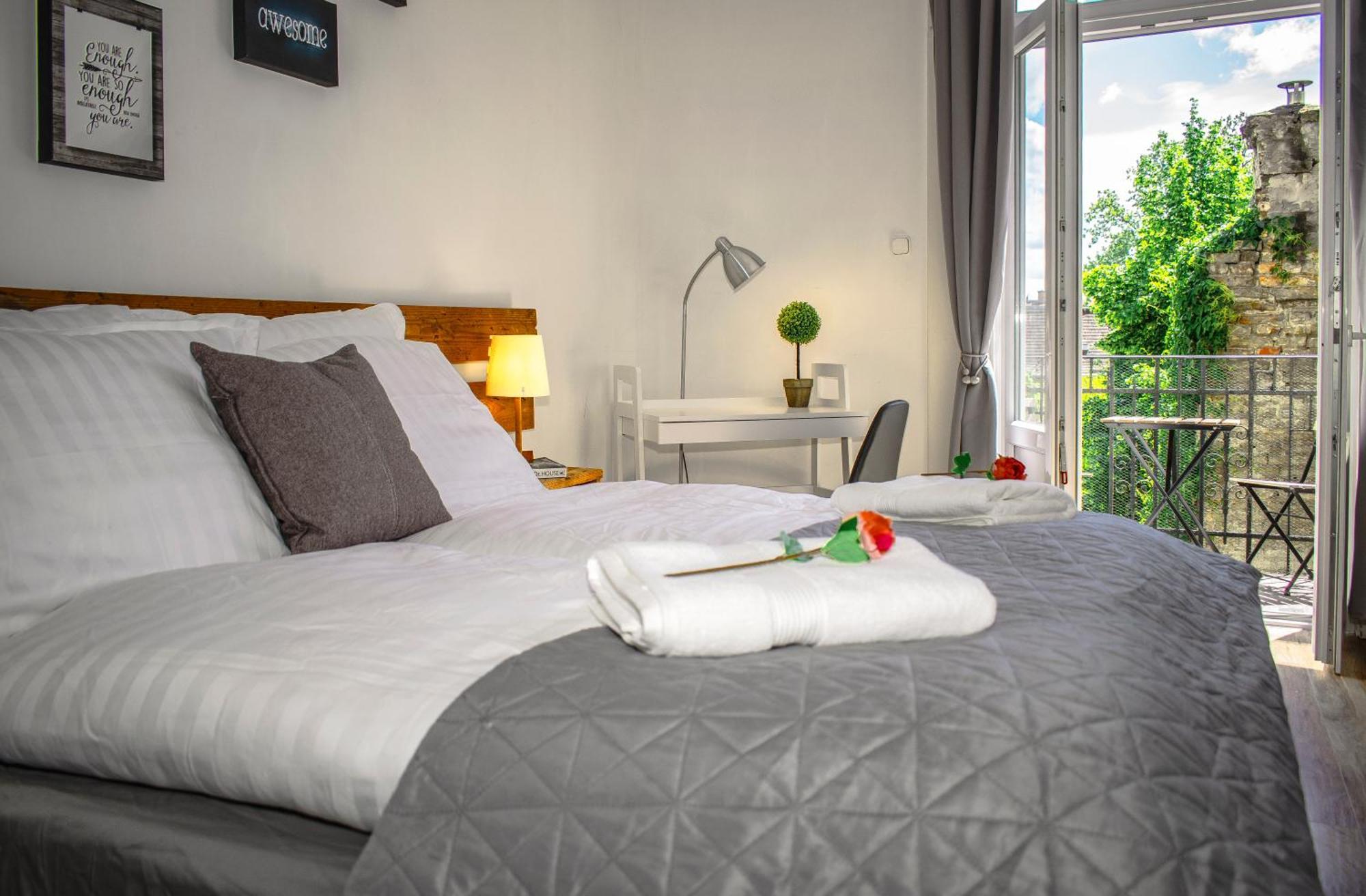 3 Room Apartment In The Beautiful Street Budapeşte Dış mekan fotoğraf