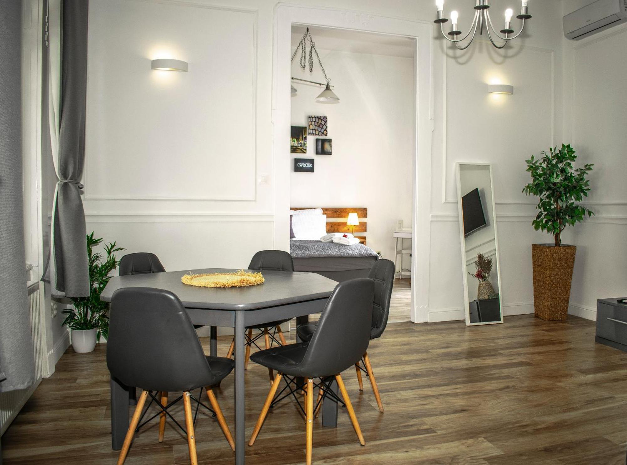 3 Room Apartment In The Beautiful Street Budapeşte Dış mekan fotoğraf