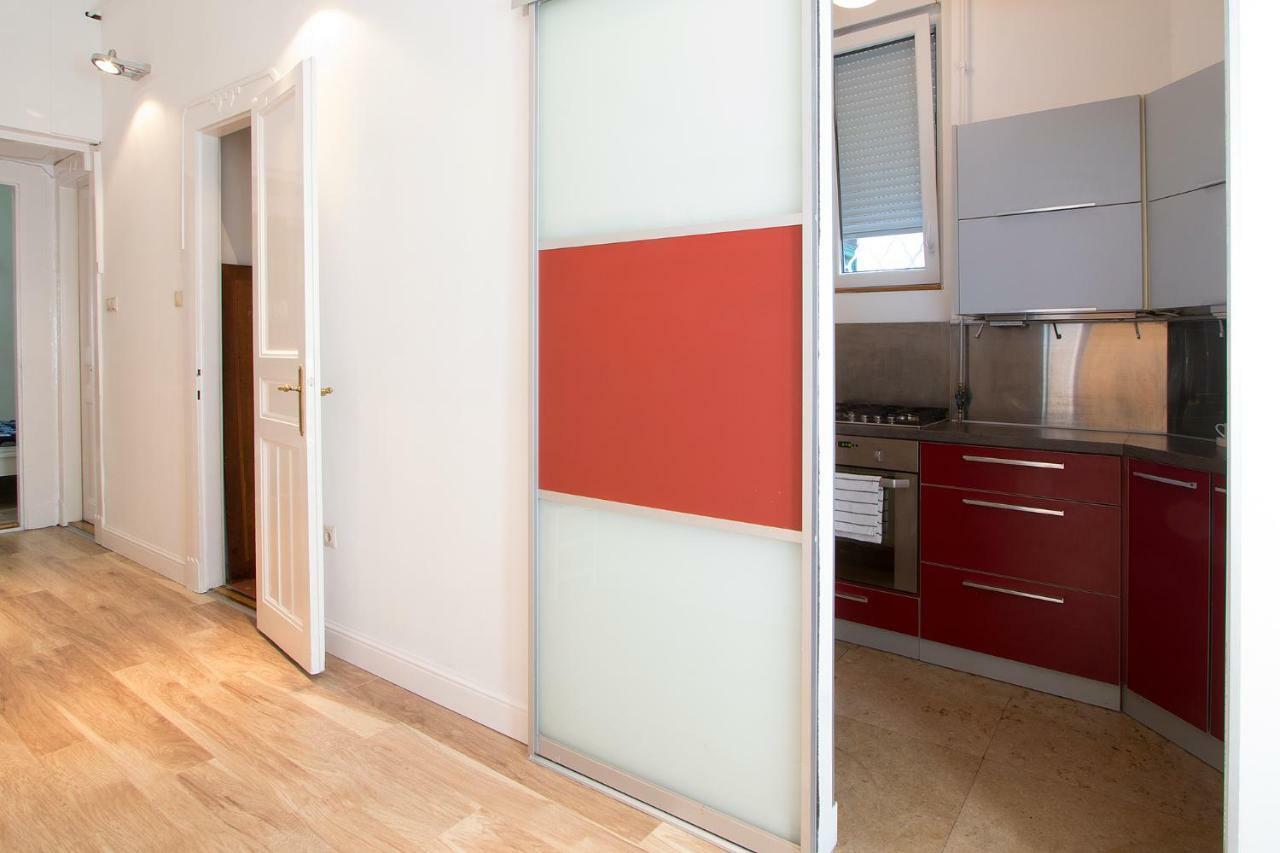 3 Room Apartment In The Beautiful Street Budapeşte Dış mekan fotoğraf