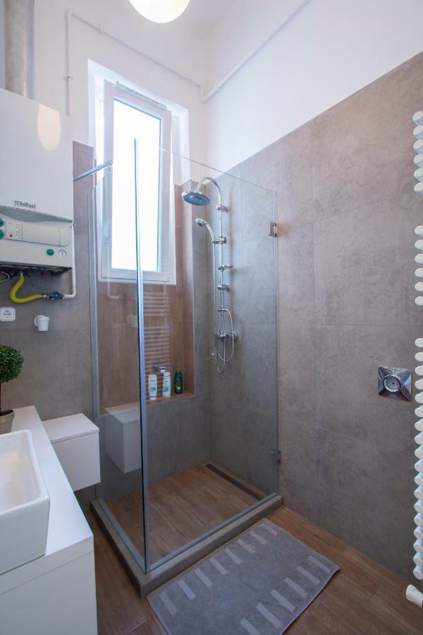 3 Room Apartment In The Beautiful Street Budapeşte Dış mekan fotoğraf