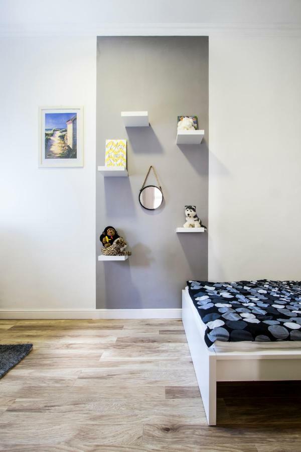 3 Room Apartment In The Beautiful Street Budapeşte Dış mekan fotoğraf