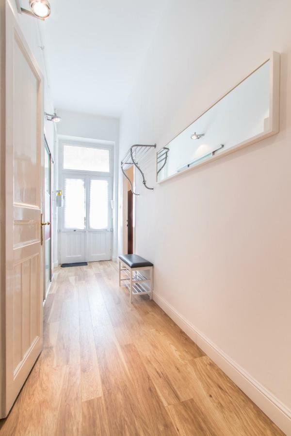 3 Room Apartment In The Beautiful Street Budapeşte Dış mekan fotoğraf